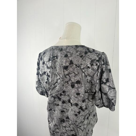NWT Michael Kors Womens Foil Paisley Wrap Top Size Medium Black Silver - Picture 12 of 15